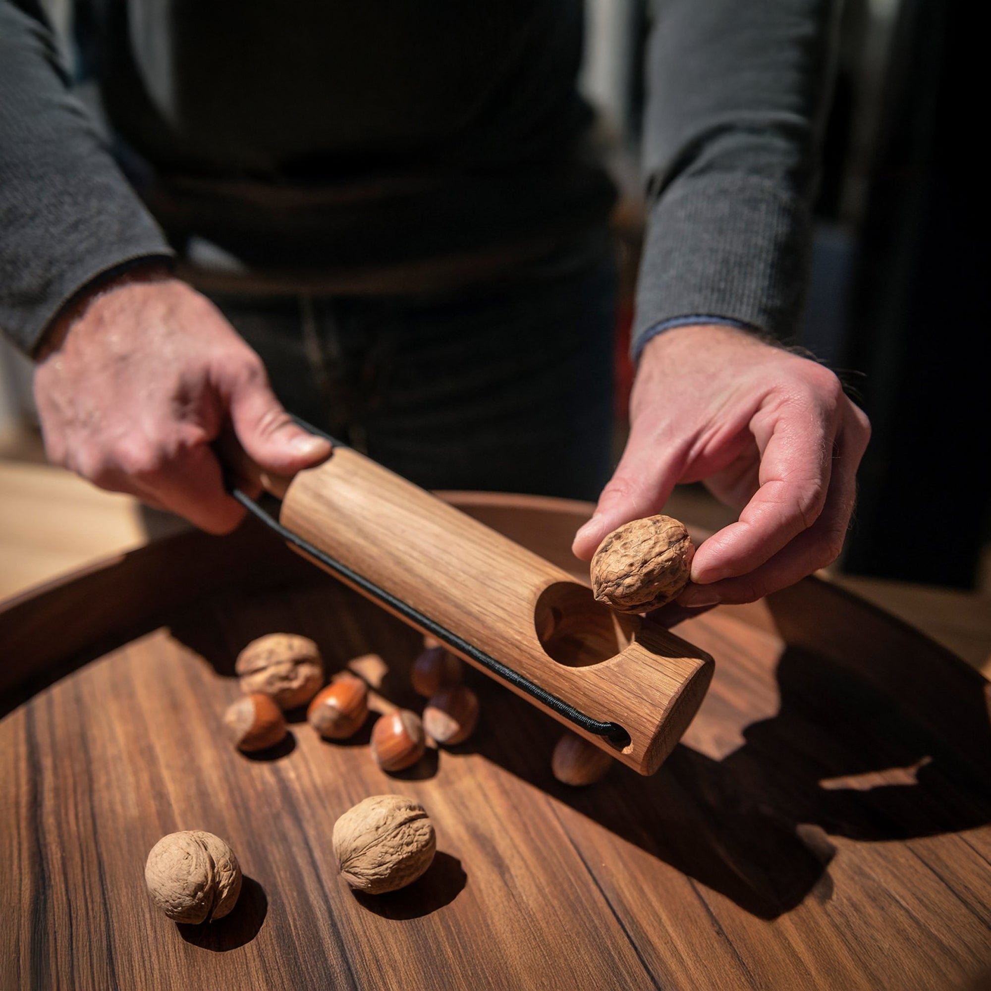 Nutcracker “Nuss Kracher” Oak Wood – Handmade in Germany — Loewen