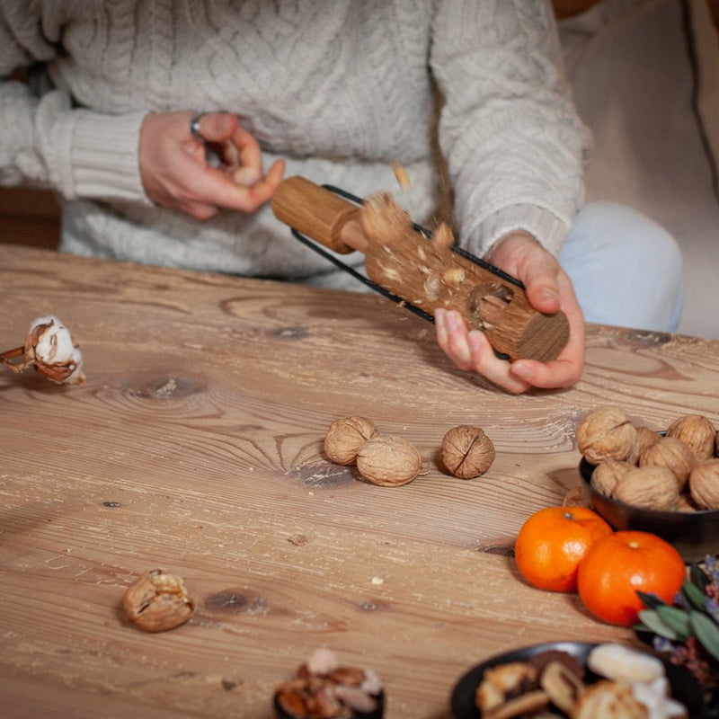 Nutcracker “Nuss Kracher” Made of Oak Wood, Innovative Design from the Black Forest, Made in Germany