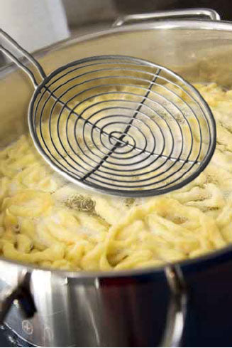 Goldspatz Skimmer for Swabian Spaetzle, Pasta & Noodles 16-1/2 inches